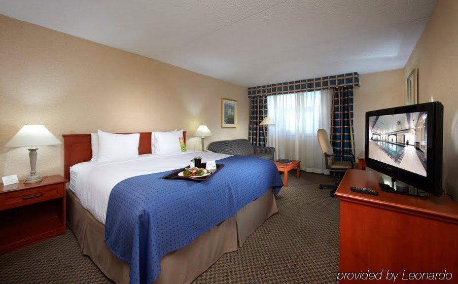 Holiday Inn Burlington Hotel & Conference Centre, An Ihg Hotel Номер фото